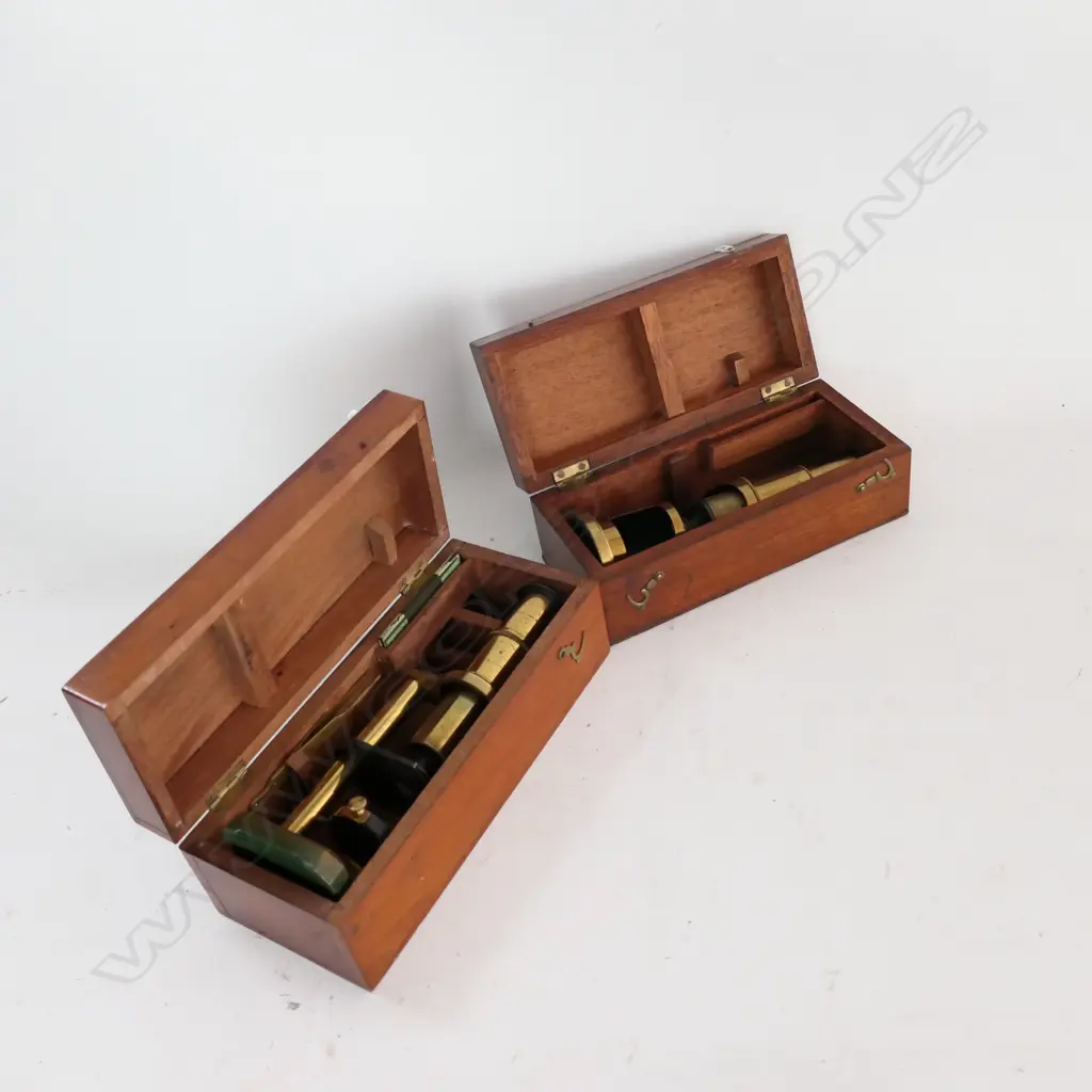 BOXED LACQUERED BRASS STUDENT'S FIELD MICROSCOPE (NO MIRROR) AND ANOTHER (2) Image 1++